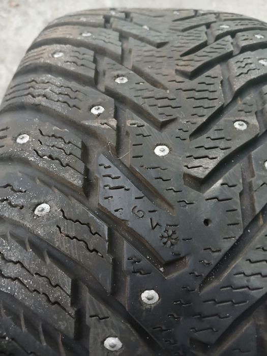 nokian hakkapeliitta 8 205/55 r16  шип .