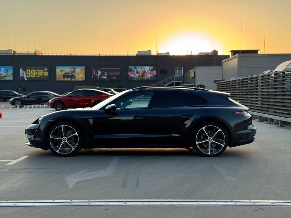 Porsche Taycan  Turismo 2022
