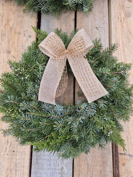 Wianek na drzwi z żywego świerku