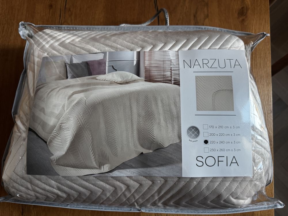 Narzuta na łóżko beżowa marki Eurofirany