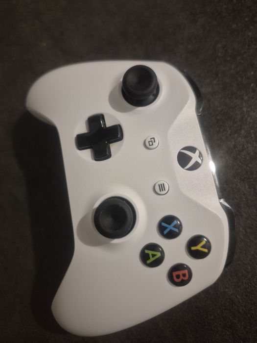 Pad Xbox One/PC biały, oryginalny, model 1708