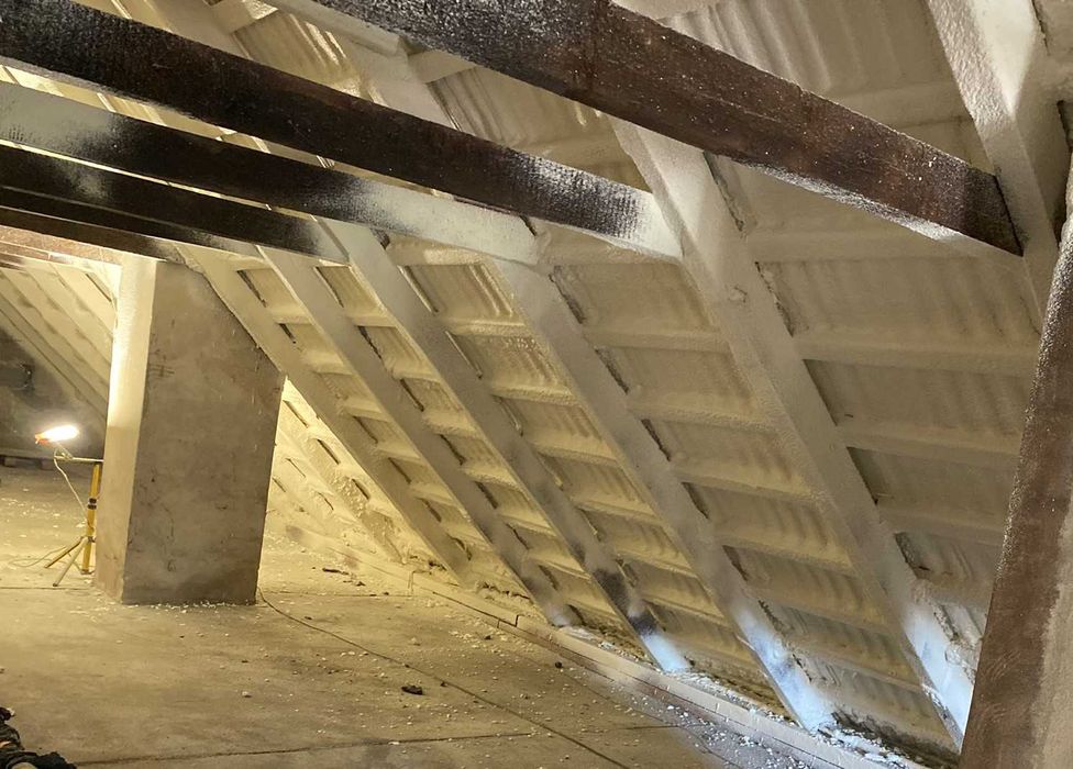 Izolacje natryskowe pianą pur, ocieplanie poddasza, stropów, piana PUR