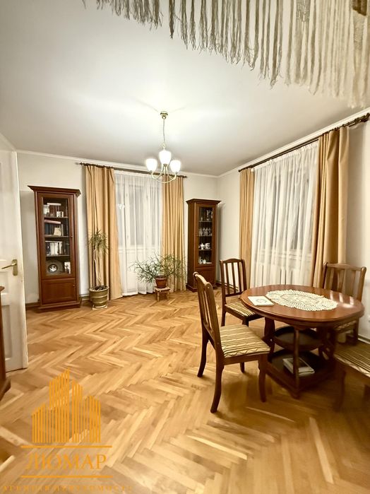 Продаж будинку м. Винники вул Львівська біля озера