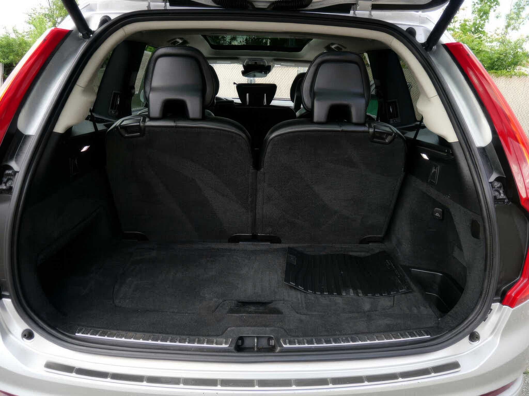 2018 Volvo XC90 T5 Momentum