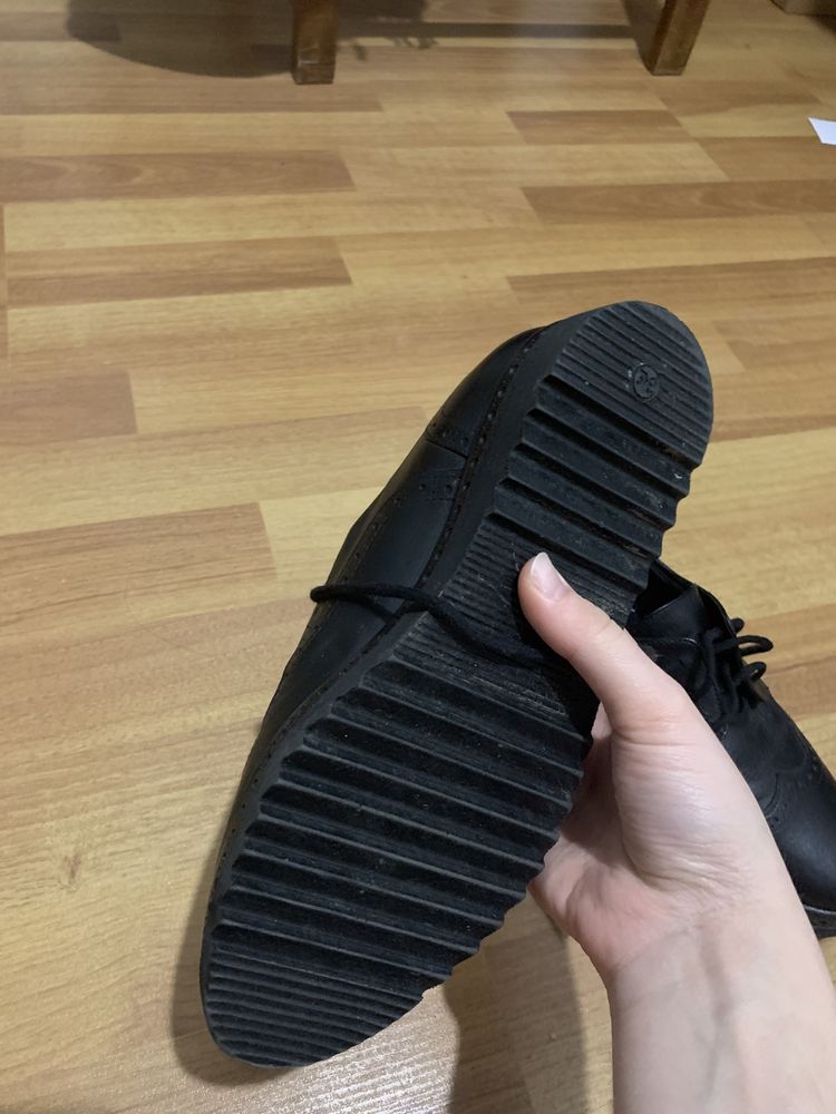Шкіряні туфлі під Оксфорд , розмір 36 Mario Muzi