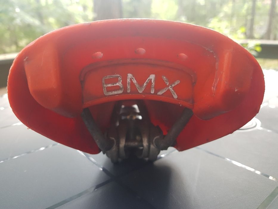 Czerwone siodełko rowerowe BMX oryginał