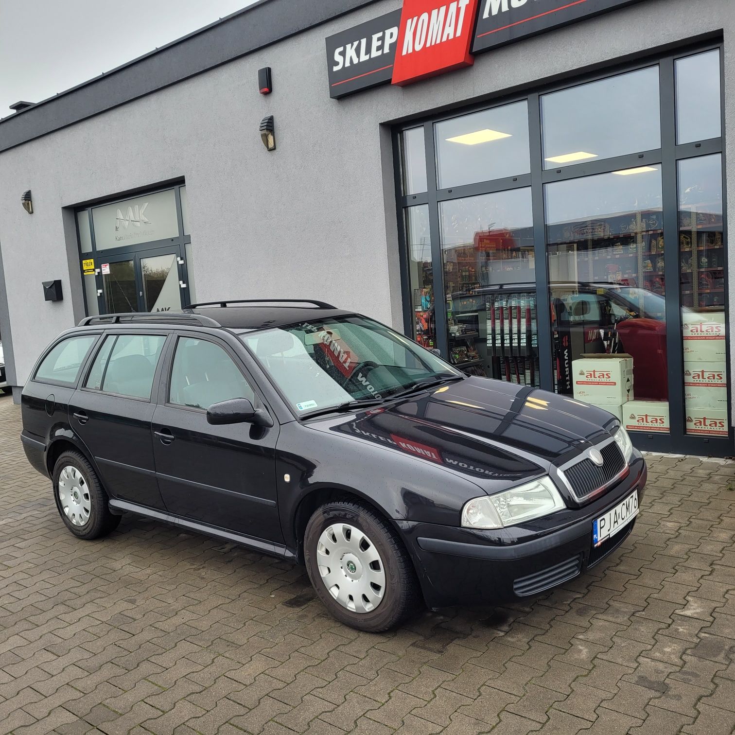 Wynajem samochodów Peugeot  Opel Meriva Renault Scenic wypożyczalnia