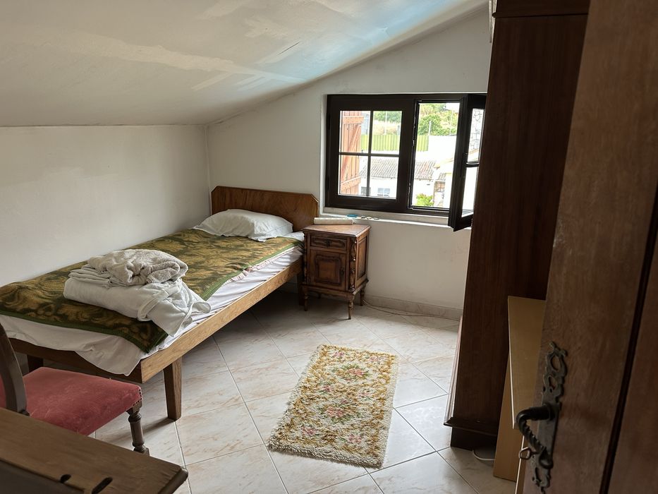 Quarto para alugar em moradia