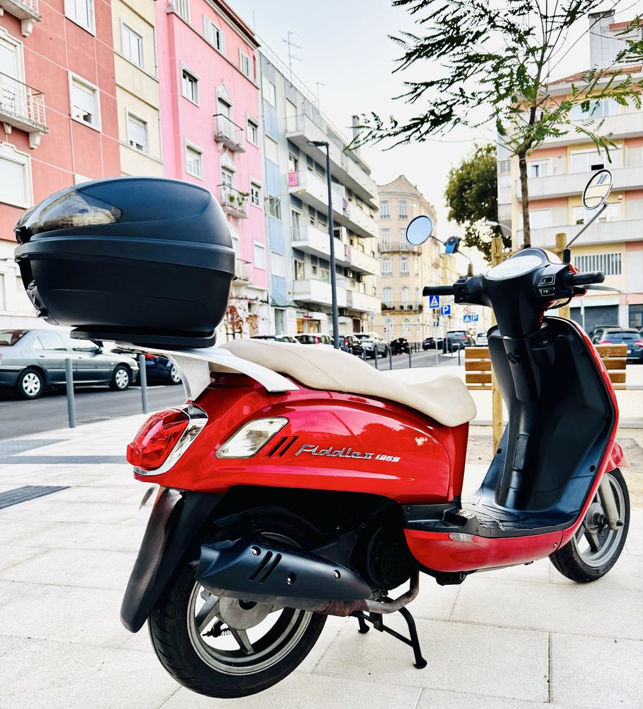 LINDA SCOOTER Sym FIDDLE 2 125S 2011 com 25mil kms apenas!