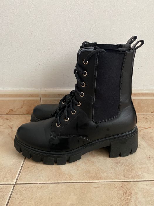 Bota preta cano médio