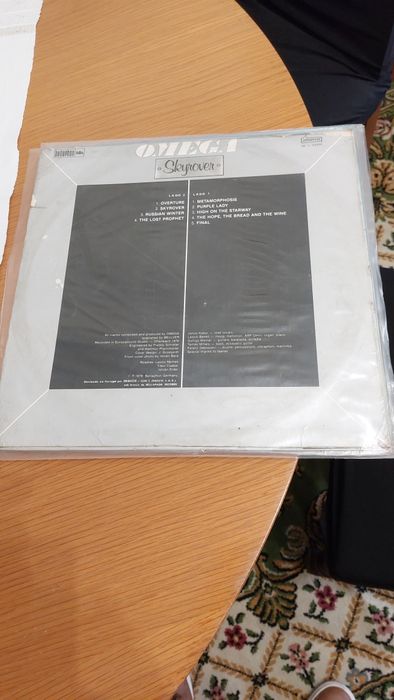 3 álbuns de vinil em muito bom estado de conservação.