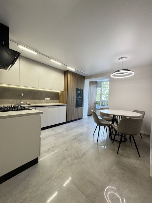 3 кімнати продаж мікрорайон  сонячний 3-поверх