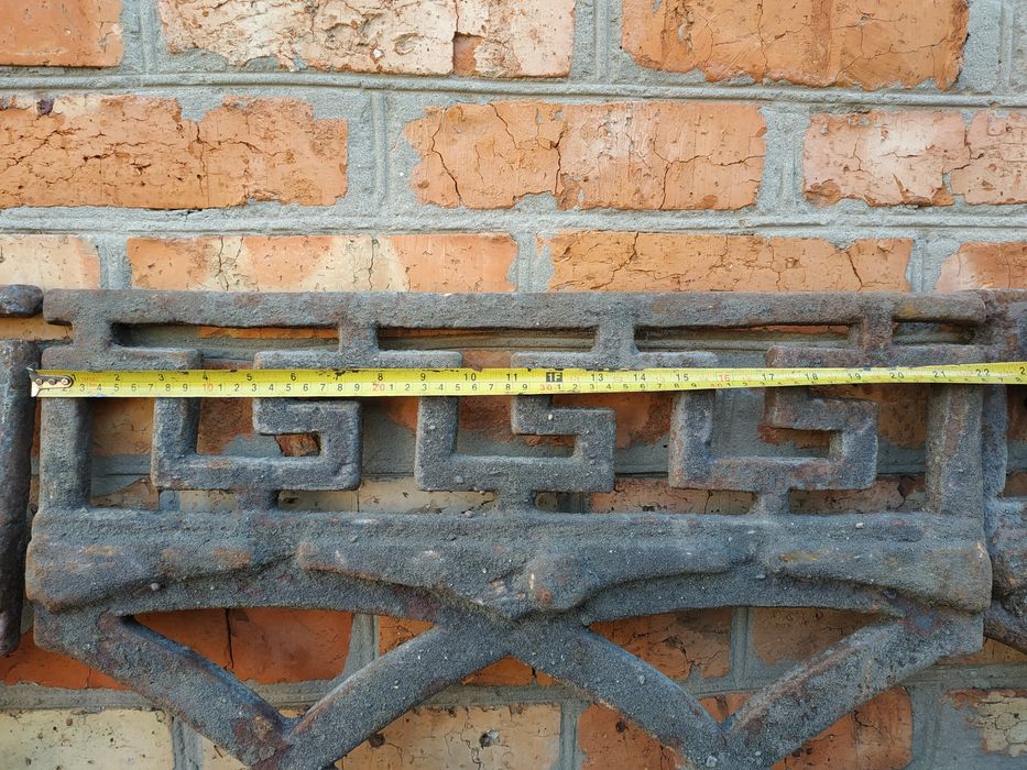 Забор. Чугунні секції.