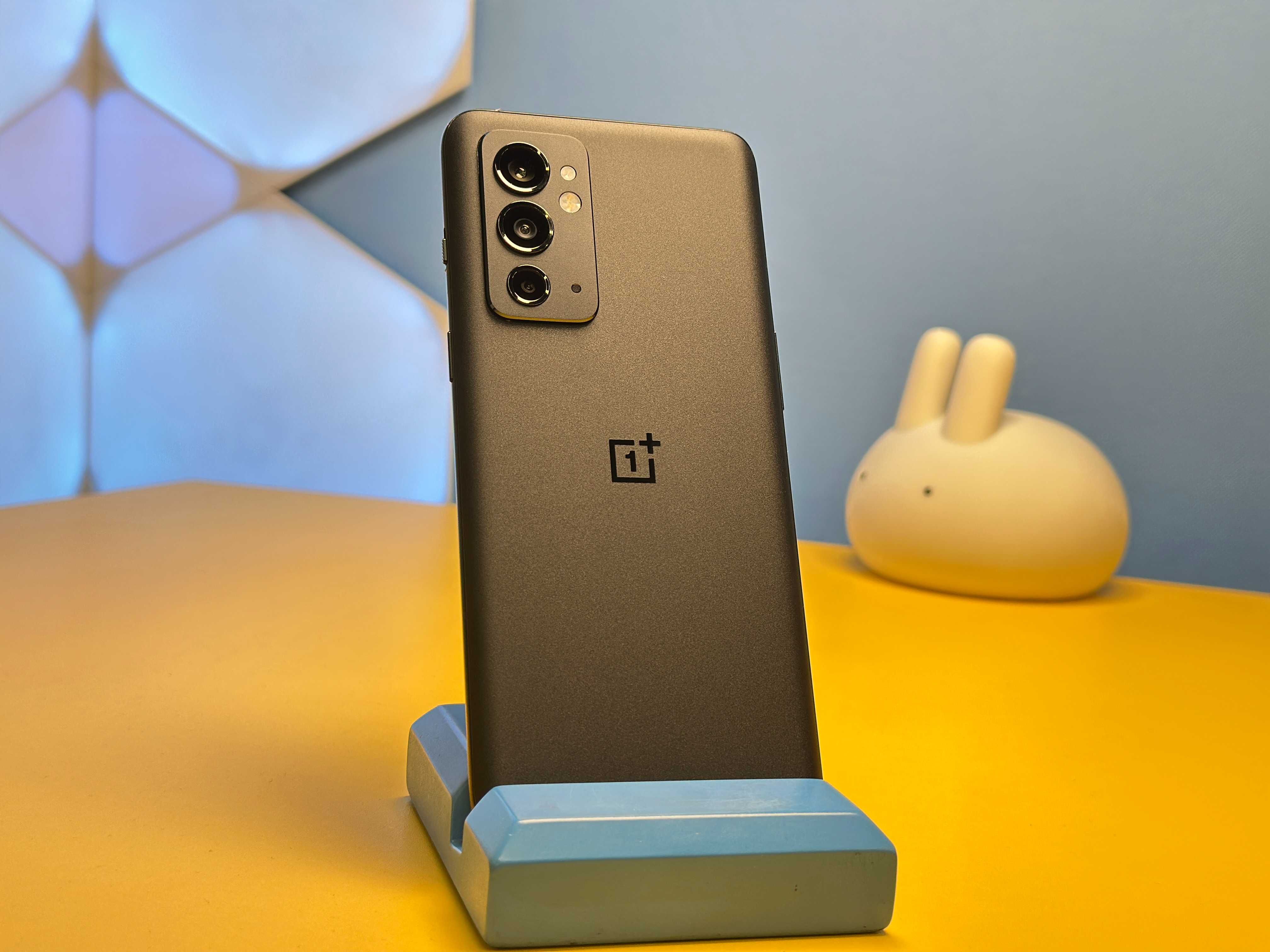 Смартфон OnePlus 9RT 8/256GB Black (134469) Б/У З ГАРАНТІЄЮ