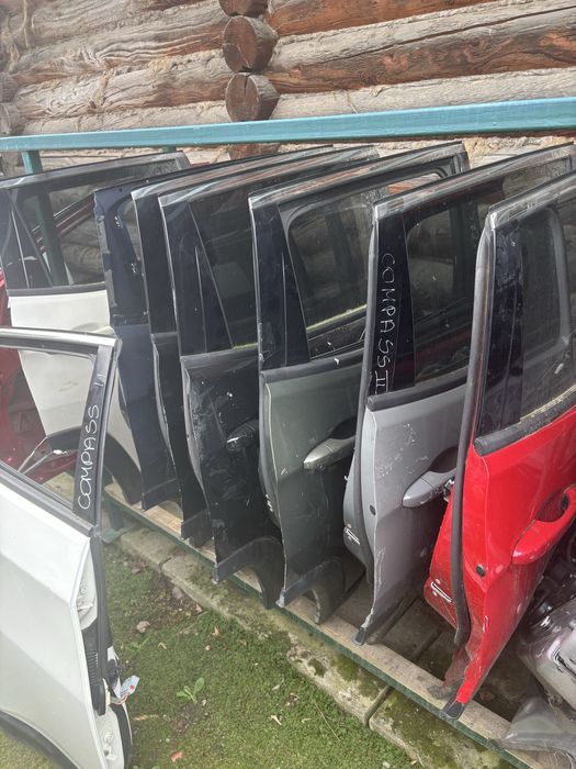 jeep compass двері (jeep compass) 68242542AD