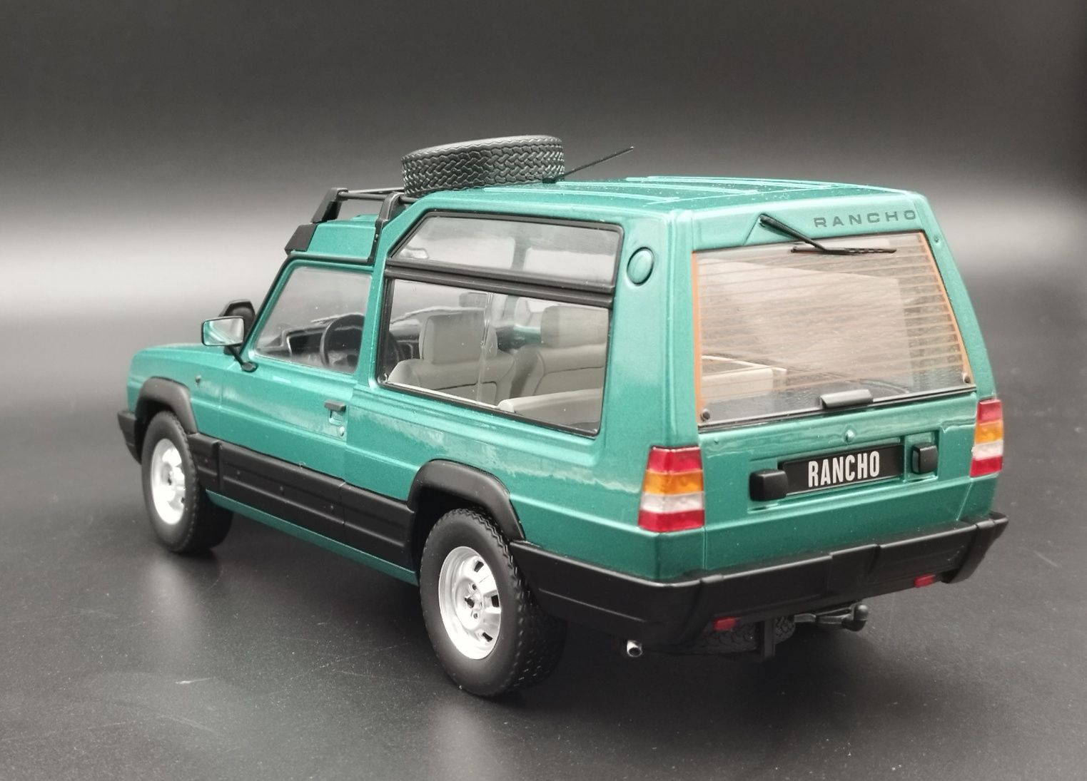 1:18  KK -Scale 1979 Talbot Matra Rancho Green Metallic Model nowy