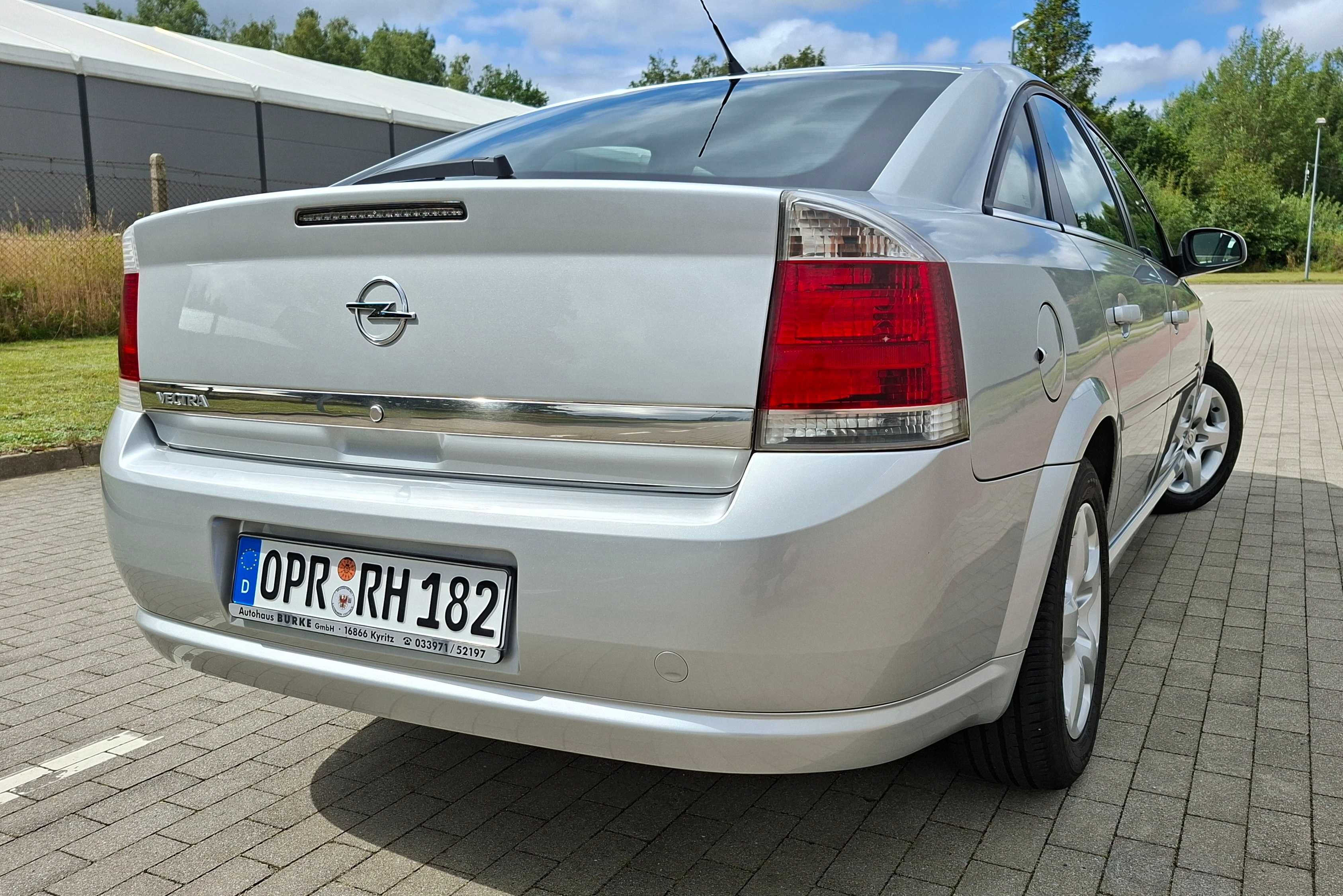 Śliczna VECTRA 1.8 *140 KM *Elegance *BOGATA OPCJA *tylko 207.000 km !