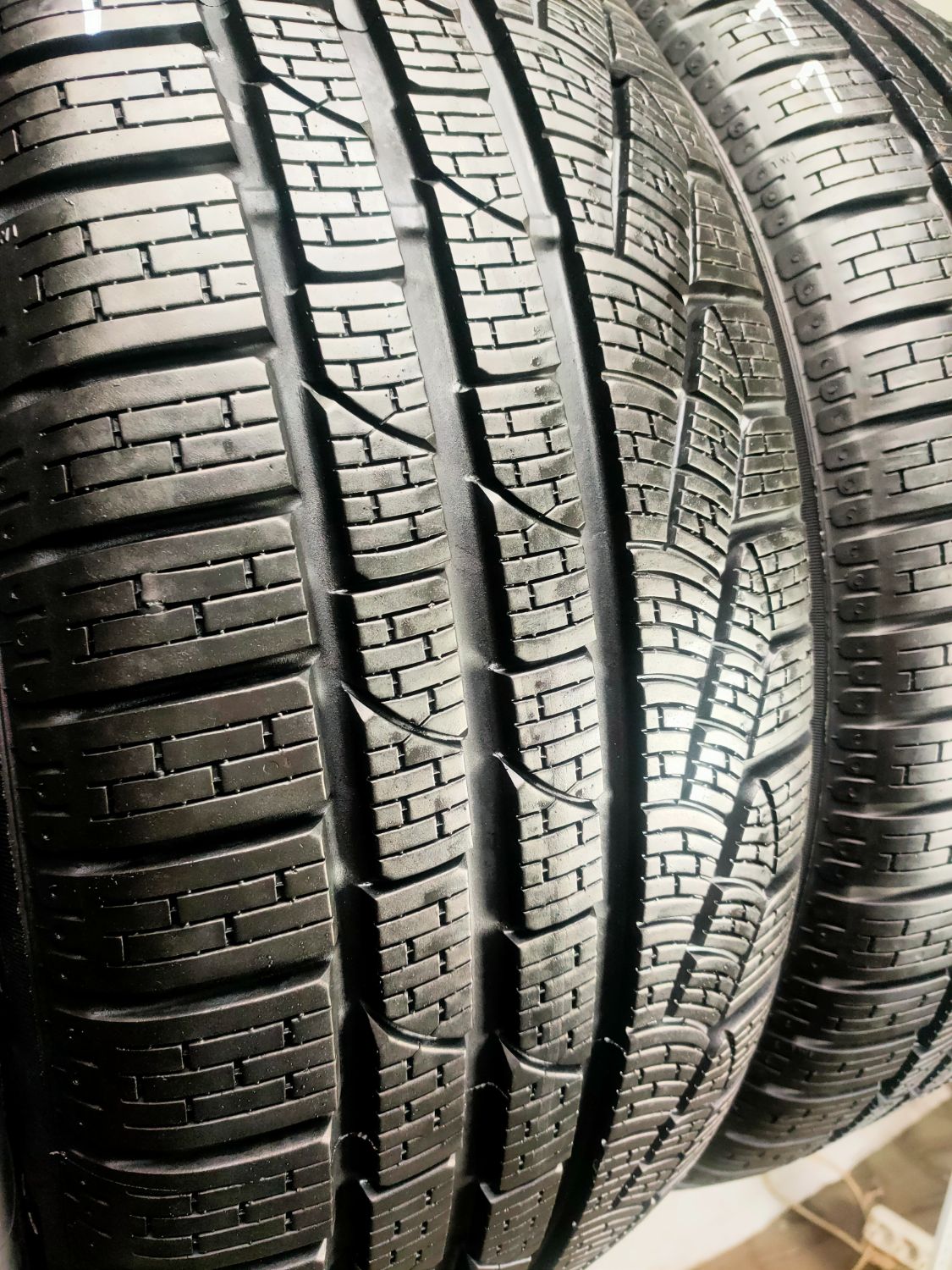 Opony 225/45R18 zima 225/45/18 PIRELLI (osobowe) OO13511