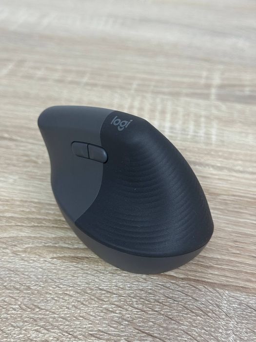 Бездротова миша Logitech Lift Ergonomic Vertical Graphite (910-006473)