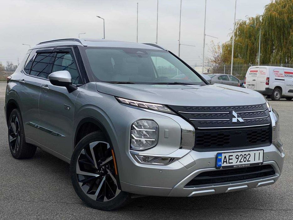 Продам Mitsubishi Outlander 2022 PHEV