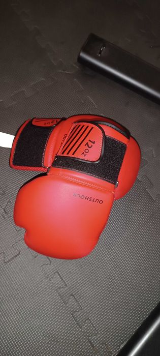 Luvas de boxe e patas de urso