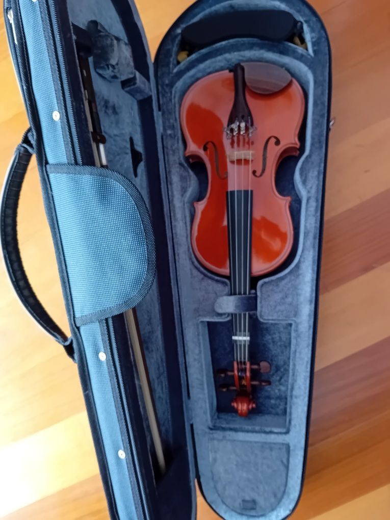 Violino Yamaha modelo V5 1/4