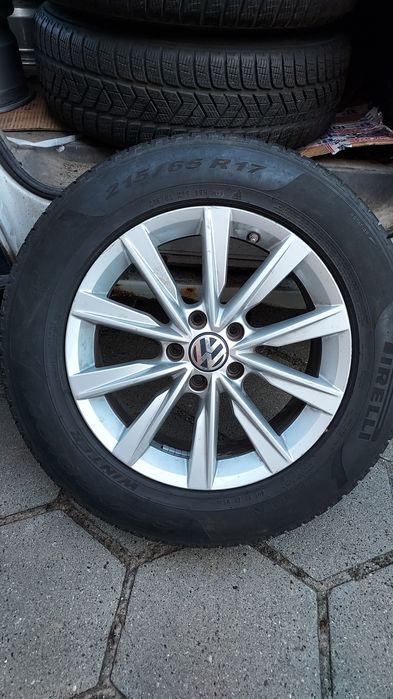 Oryginalne Koła zimowe VW Tiguan 215/65R17 Pirelli 16r 6mm czujniki