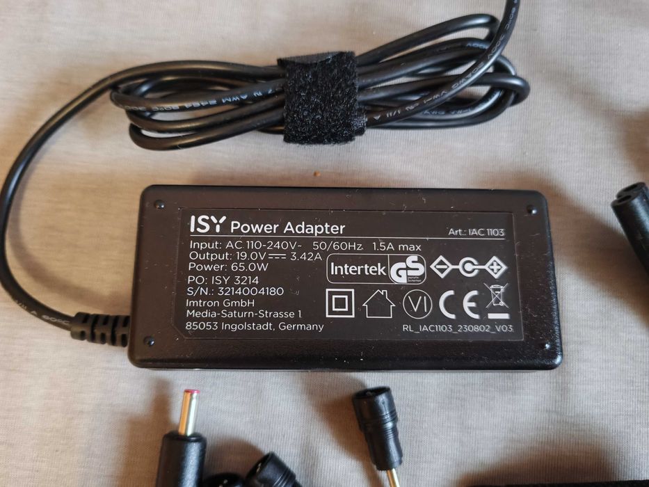 Uniwersalny zasilacz do laptopa ISY IAC 1103 (11 wymiennych wtyczek)