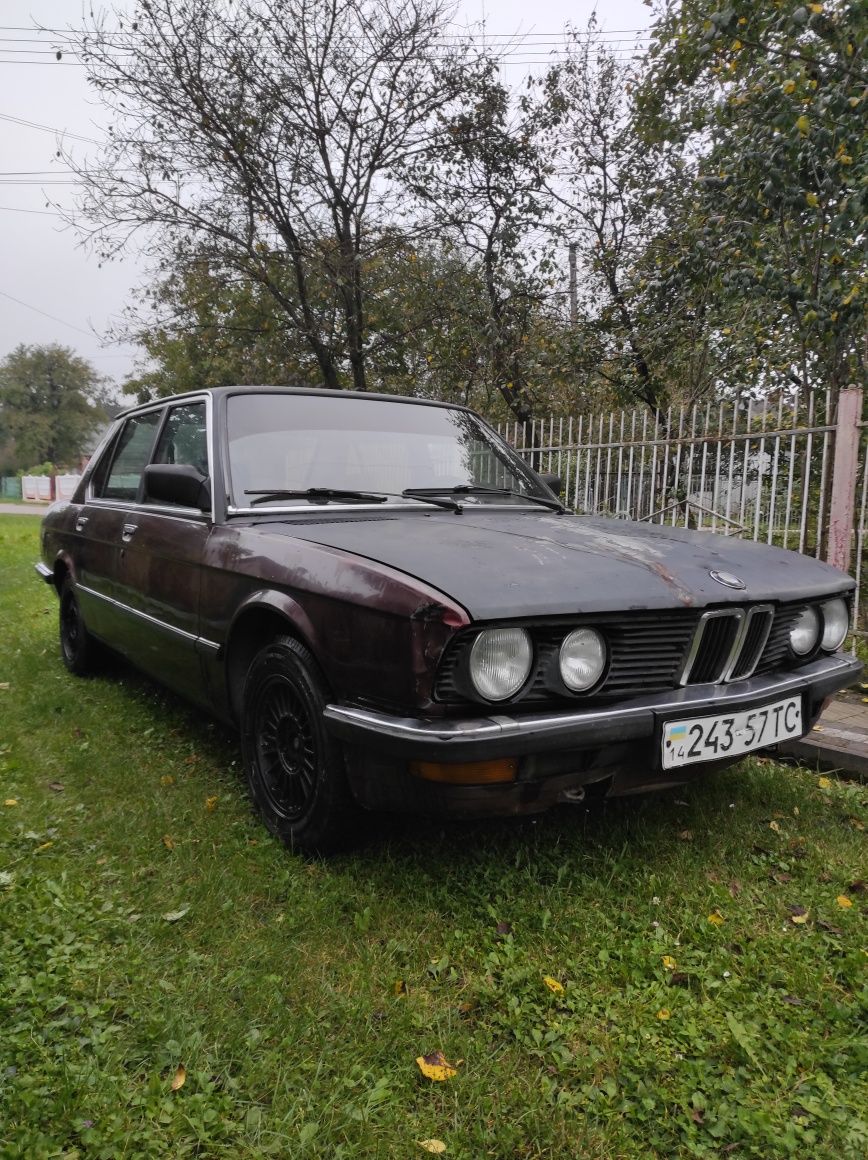 BMW 518i     1987 рік