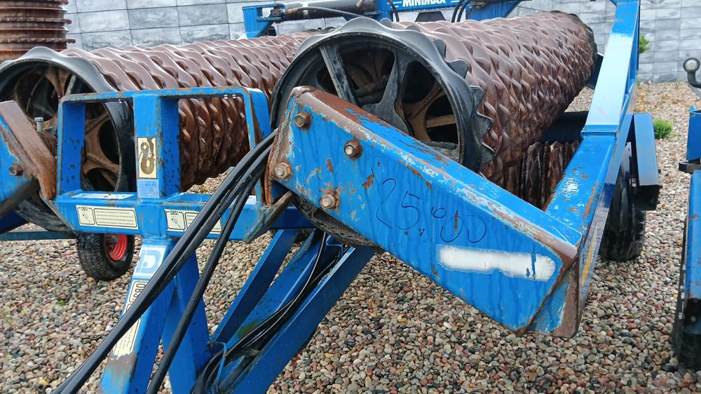 Wały wał posiewne uprawowe rozkładane hydraulicznie na kołach 5.4m