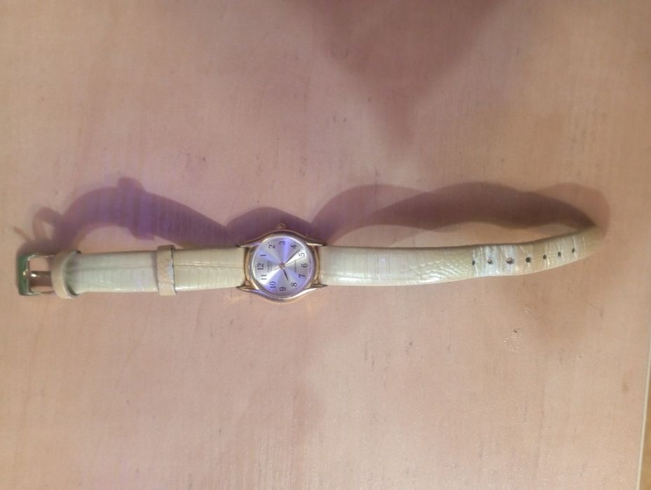 Продам оригинальные женские часы CASIO