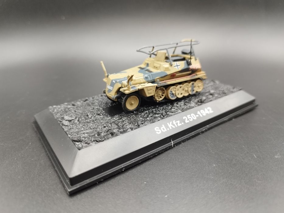 1:72 AmerCom 1942 Sd.Kfz. 250- czołg