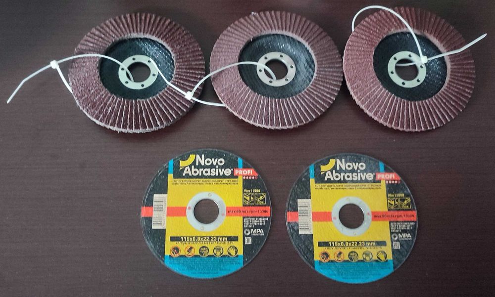 Круг (диск) пелюстковий Werk та Круг відрізний NovoAbrasive
