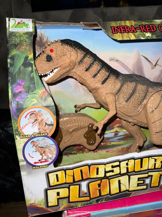 Игрушка динозавр на управлении Свет/звук Большой