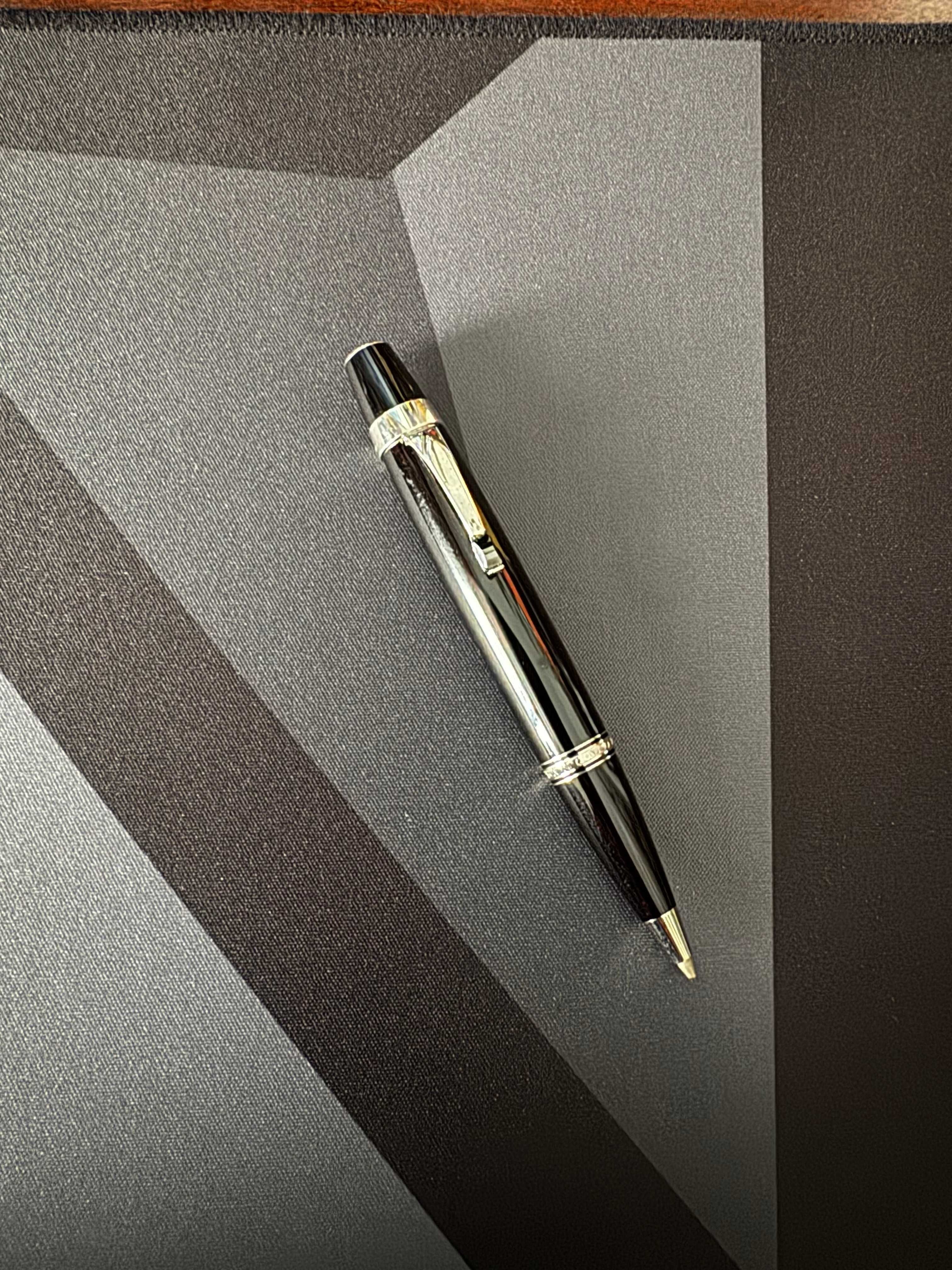 Lapiseira "Montblanc", modelo: Bohéme Noir