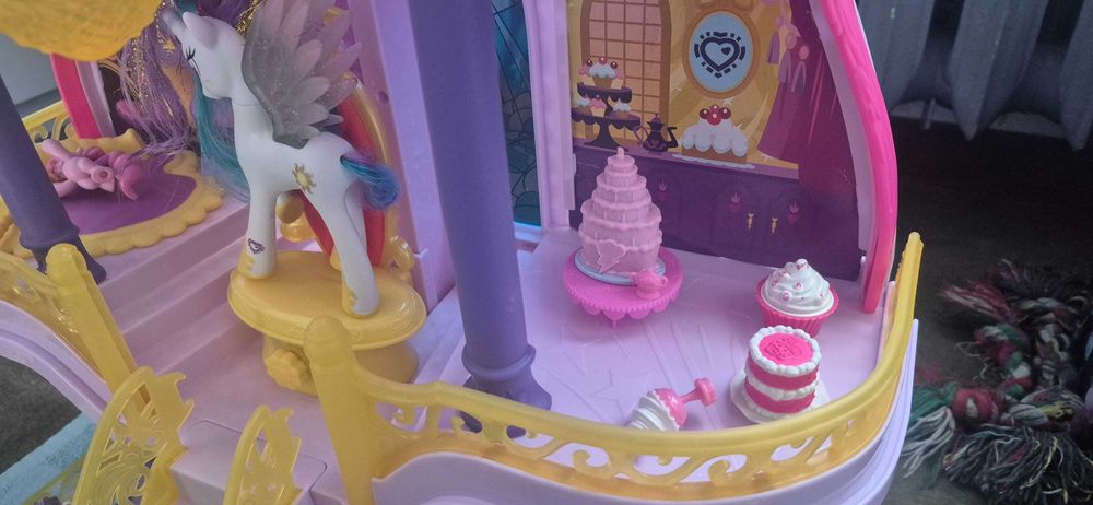 Zamek my Little Pony Canterlot