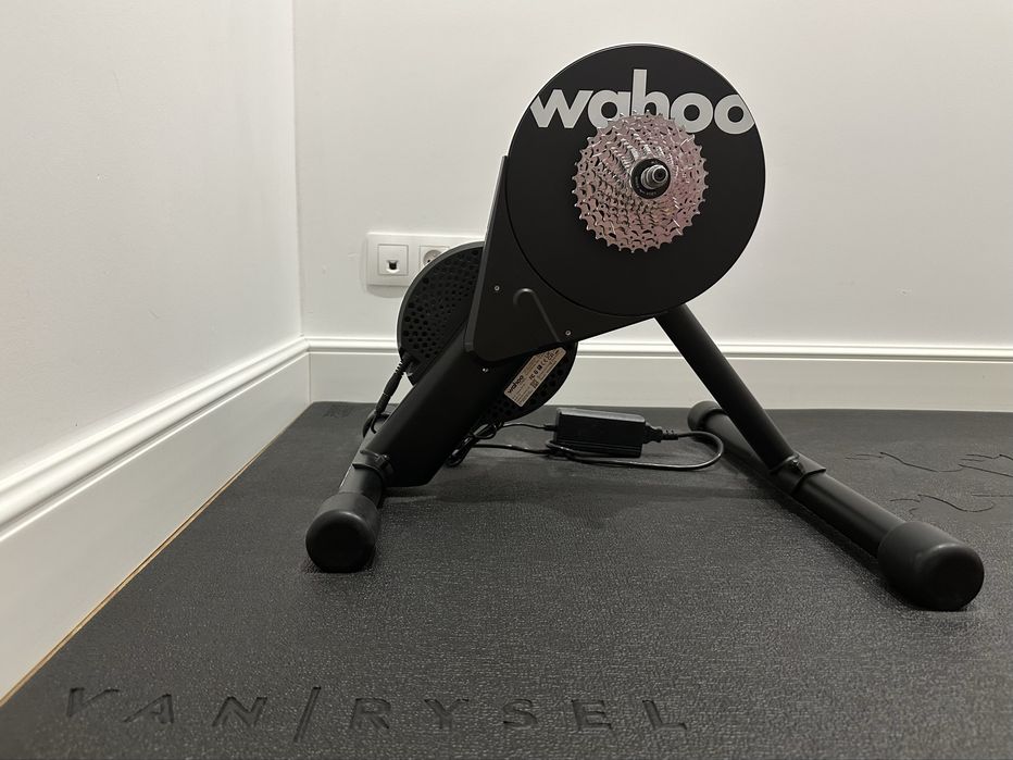 Trenażer rowerowy Wahoo Kickr Core 2 LATA GWARANCJI | kompletny zestaw