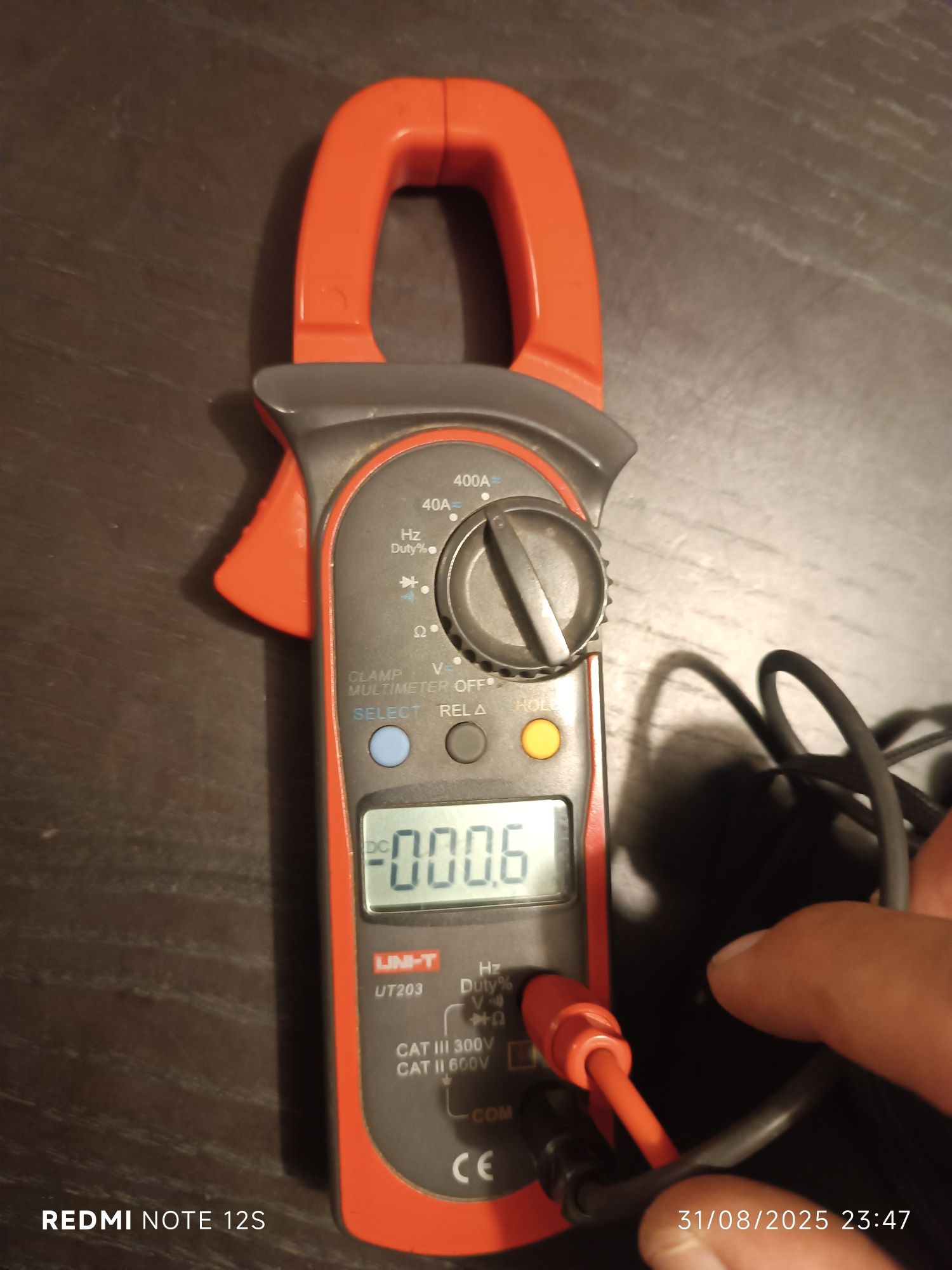 Vendo Alicate Amperímetro Digital UNI-T UT203