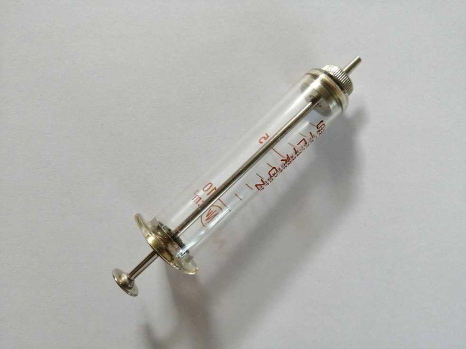 Strzykawka szklana z obsadą metalową. Kolekcjonerska. Vintage, unikat.