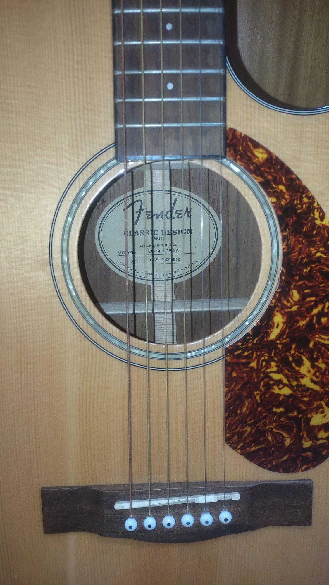 Guitarra Fender CC140 SCE