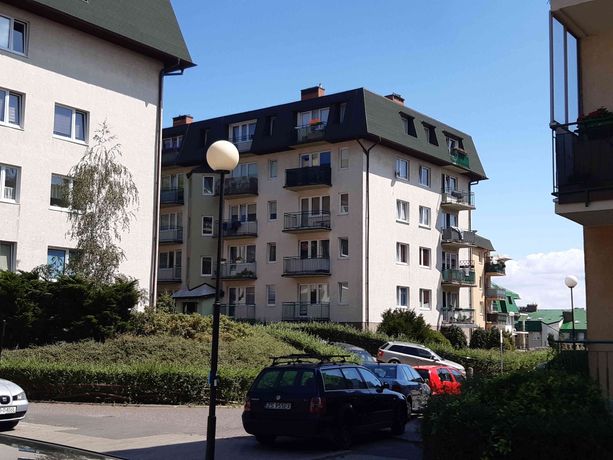 Sprzedam przestronną kawalerkę z balkonem i piwnicą
