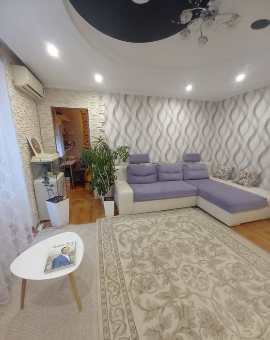 Продається 4-х кімнатна квартира .Павлоград.Від власника.