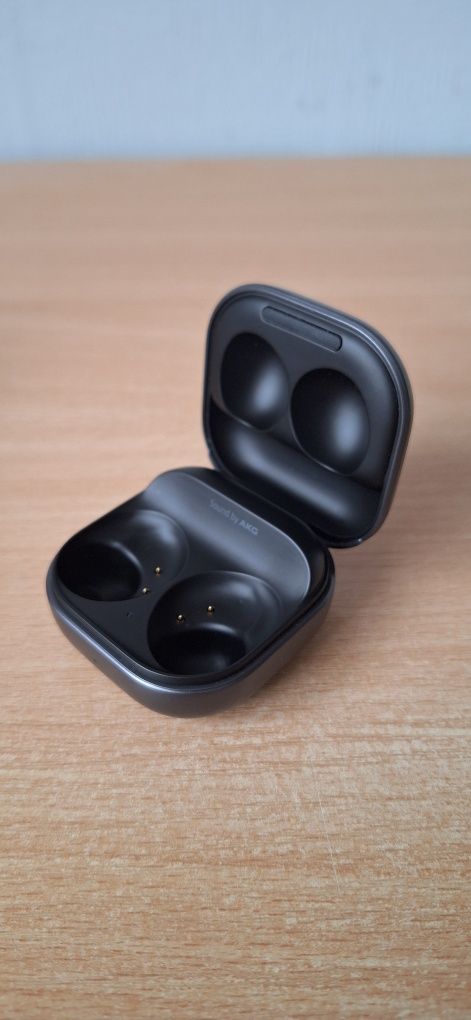 Ładowarka/Etui plus opakowanie do Galaxy Buds2