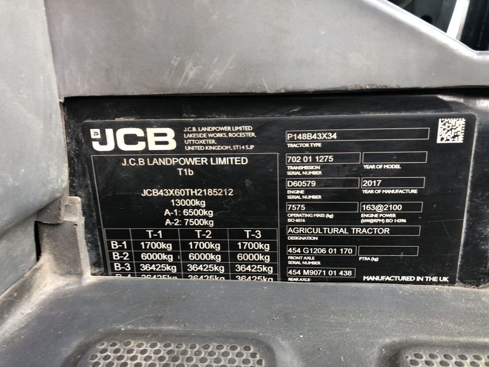 Трактор JCB 4220, - 220 к.с. та 8330 -330 к.с.