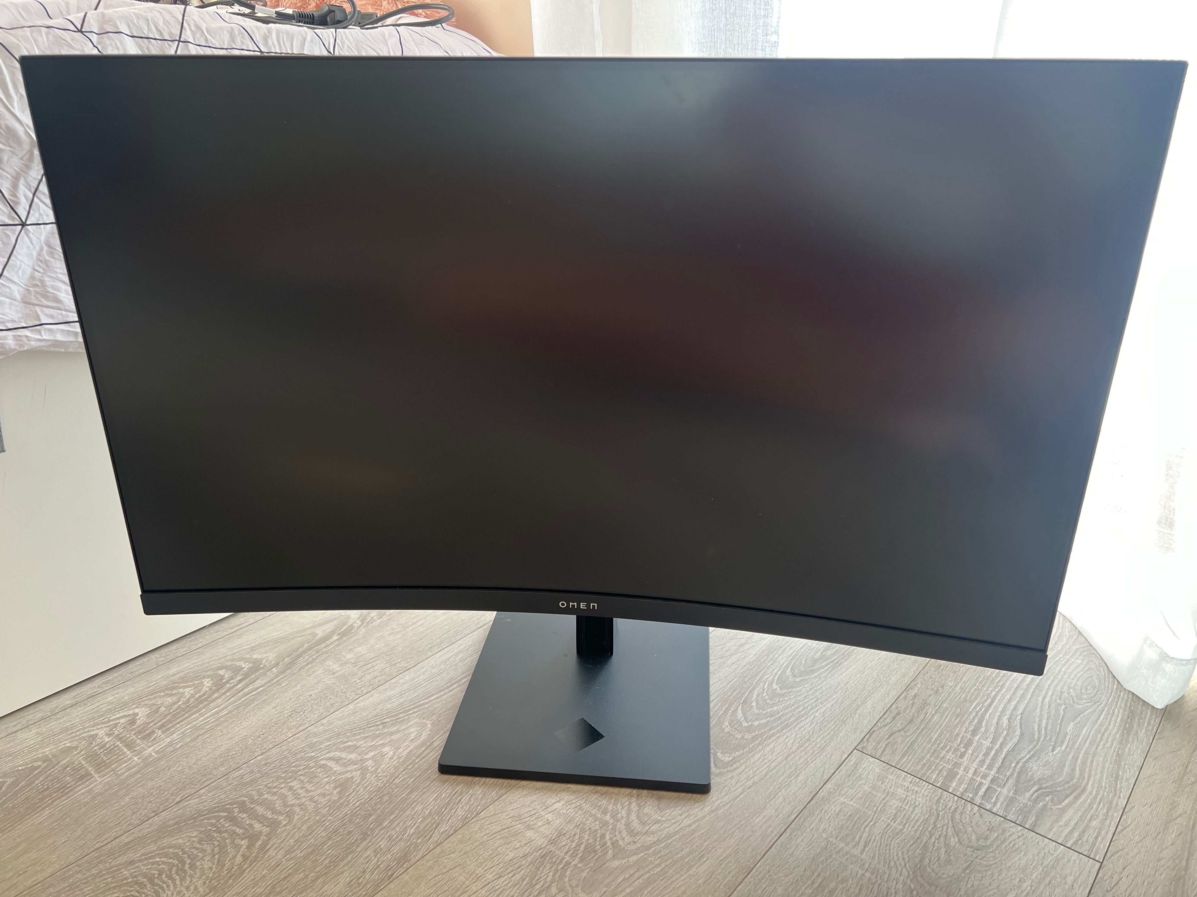 Zakrzywiany monitor gamingowy OMEN 32c