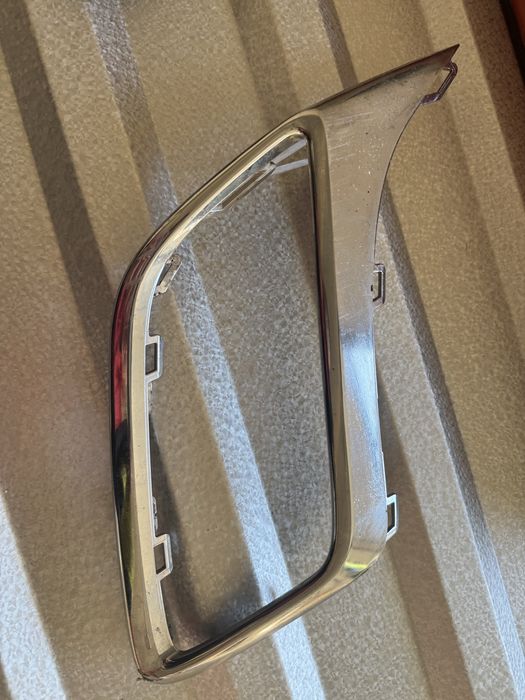 Накладка бампера права