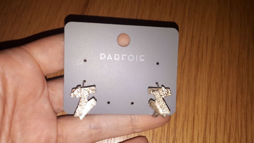 Brincos prateados variados