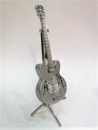 miniaturowa gitara elektryczna typu hollowbody z zegarkiem ZEBRAmusic