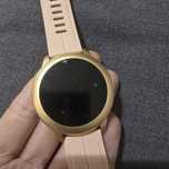 Smartwatch rozowy dzwoni odbiera telefon