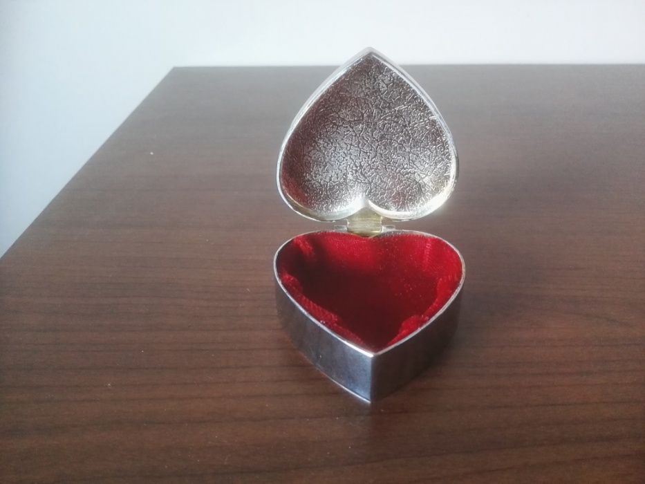 Platerowane pudełko na biżuterię w kształcie serca